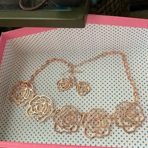 Paparazzi costume jewelry never worn Rose Gold